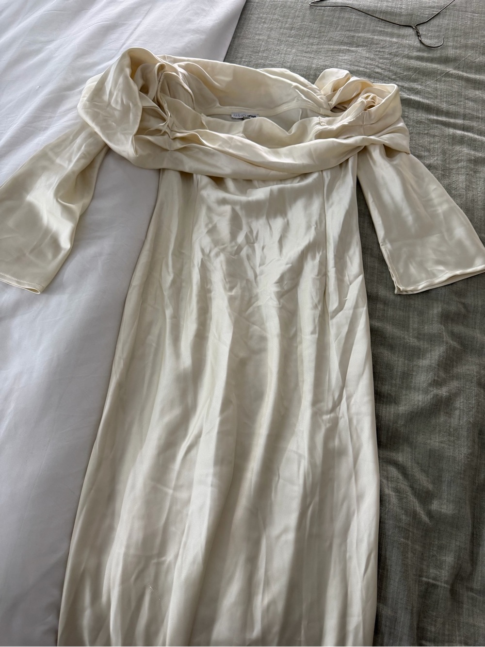 Amandine Satin Off-Shoulder Maxi Gown - Cream - Picture 4 of 5